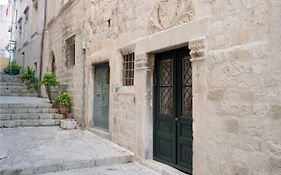 Luxury Apartment Lina - III